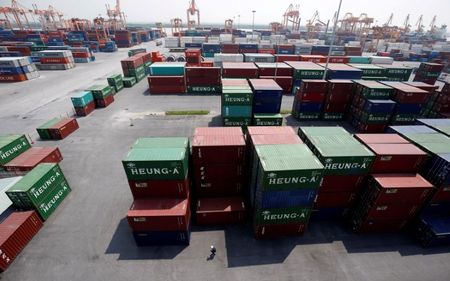 　１０月６日、ベトナム統計総局が発表した第３・四半期の国内総生産（ＧＤＰ）は前年同期比７．４％増加した。写真は２０１８年７月、ハイフォン港で撮影（２０２４年　ロイター/Kham）
