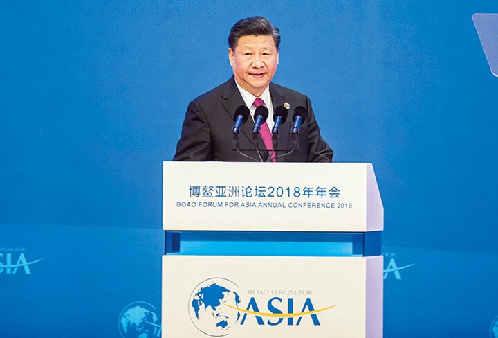 中国の対外開放姿勢をアピールする習近平（海南省ボアオ）　Qilai Shen-Bloomberg/GETTY IMAGES