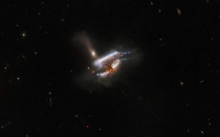 Credit: ESA/Hubble & NASA, W. Keel, Dark Energy Survey, DOE, FNAL, DECam, CTIO, NOIRLab/NSF/AURA, SDSS, Acknowledgement: J. Schmidt