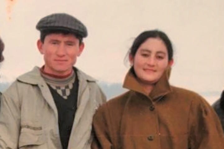 拘束され人格が変わった妹のサリハ（右）。兄弟のアブドゥラザク（左）も1998年に当局に拘束され分派傾向を理由に終身刑に処された　COURTESY OF ZUBAYRA SHAMSEDEN