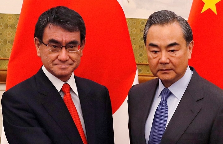 河野外相と王毅外相（写真は2018年1月、北京で会談したときの2人）　Andy Wong-REUTERS