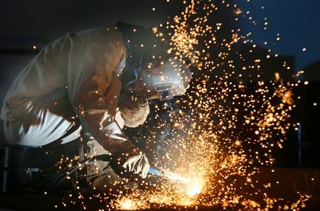 中国国家統計局が３１日発表した７月の製造業購買担当者景気指数（ＰＭＩ）は４９．３となり、景況拡大・縮小の分かれ目となる５０を４カ月連続で下回った。写真は２０２０年３月、江蘇省南通市で撮影（２０２５年　 China Daily via REUTERS）