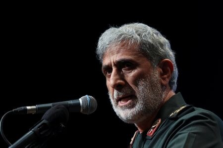 イラクで活動する親イラン武装組織が１月２８日にヨルダン北東部の米軍施設を攻撃した翌日、イラン革命防衛隊の精鋭「コッズ部隊」の司令官がバグダッドを訪問して説得し、攻撃中止につながったことが、複数のイラン・イラク情報筋の話で分かった。写真はコッズ部隊のイスマイル・ガアニ司令官。テヘランで２０２２年４月撮影。提供写真（２０２４年　ロイター／Majid Asgaripour/WANA）