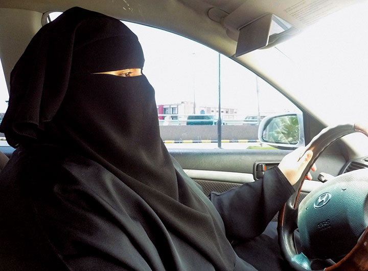 運転した女性にはむち打ち刑という過去とは決別したが　Amena Bakr-REUTERS