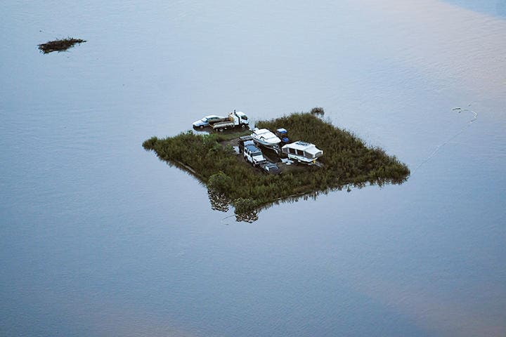 LUKAS COCH-POOL-REUTERS