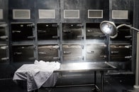 遺体レイプ男が現場を押さえられたときの鬼畜な格好（アメリカ）