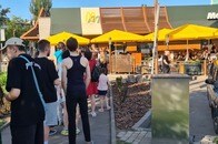 なぜマクドナルドはウクライナ人の心を鷲掴みにする？ 営業再開店には、空襲警報が鳴り響く日にも長蛇の列