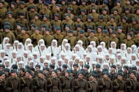 ナチスとの戦いに向かう、伝説のソ連軍パレード再び