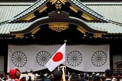 防衛相らの靖国参拝、中国「強烈に抗議」