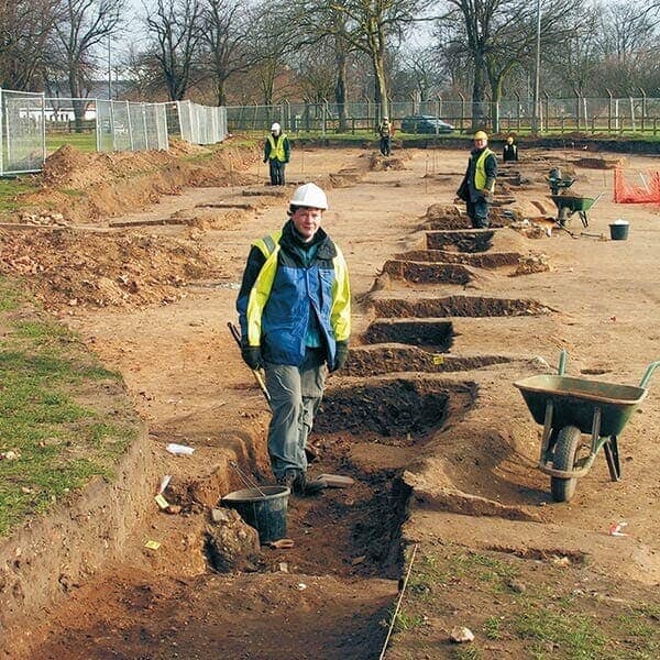 イングランド南東部のコルチェスターで見つかったローマ時代の戦車競技場の遺跡