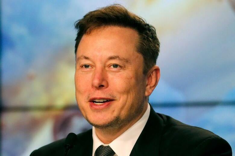 米誌フォーブスのリアルタイム世界長者番付によると、米テスラを率いるイーロン・マスク氏の資産が1000億ドルを突破した。写真は今年1月、フロリダ州ケープ・カナベラルで撮影(2020年　ロイター/Joe Skipper)