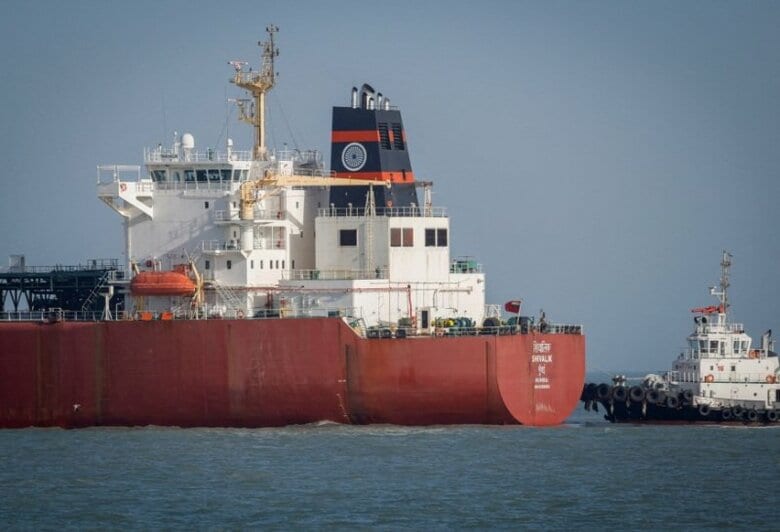 ホルムズ海峡を経由してムンドラ港に到着したインドの液化石油ガス（LPG）運搬船。3月16日、インド・グジャラート州で撮影。 REUTERS/Amit Dave