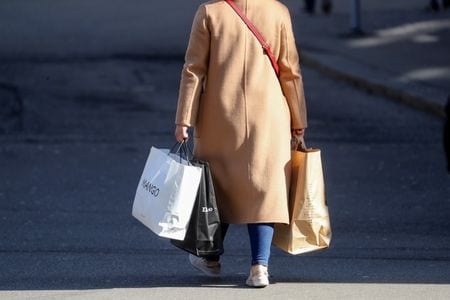 １２月１３日、スイス経済省経済事務局（ＳＥＣＯ）は、来年の経済成長率が鈍化するが、景気後退は避けられるとの見通しを示した。チューリヒで２０２１年３月撮影（２０２２年　ロイター/Arnd Wiegmann）