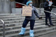 驚くべき政府、メディア、国民