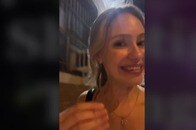 【動画】「花火の音？」 銃撃事件の最中、街の緊迫に気付かず歩き回る女性TikToker