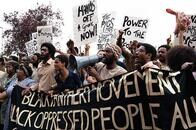 人種差別に移民の葛藤...　英エンタメ界はなぜ「気まずい」テーマでヒットドラマを連発するのか