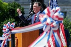 米当局、白人至上主義団体の首都行進阻止する理由なし＝内務長官