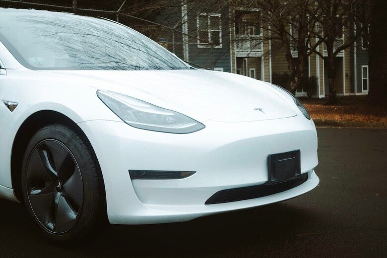 テスラ中古市場が崩壊寸前？ オーナー離れが加速する理由　Eugene Kucheruk-Unsplash