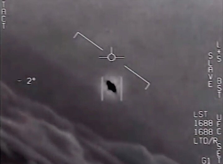 米軍機が撮影したUFO。国防総省はその場所も日時も明らかにしていない　YouTube
