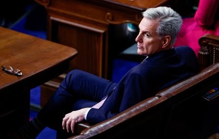 米下院は議長を選出する１２回目の投票を実施したが、共和党のマッカーシー院内総務は党内の強硬派の一部から支持を得たものの、過半数を獲得するまでには至らなかった。６日、ワシントンで撮影（２０２３年　ロイター/Evelyn Hockstein）