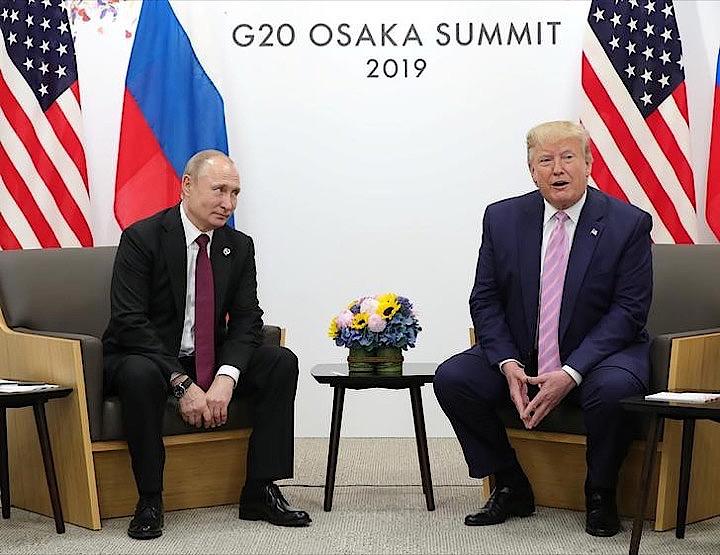 ロシア大統領報道官は１日、トランプ米大統領がロシアなど４カ国を主要７カ国首脳会議（Ｇ７サミット）に招待する考えを示したことについて、より詳細な情報が必要としながらも、プーチン大統領は支持を示していると述べた。 大阪で昨年６月撮影（２０２０年　ロイター/SPUTNIK）
