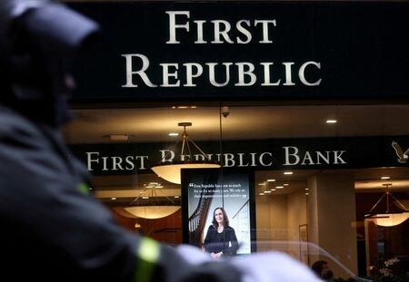 米金融大手ＪＰモルガン・チェースのジェイミー・ダイモン最高経営責任者（ＣＥＯ）が米中堅銀行ファースト・リパブリック・バンクを安定させるための新たな取り組みについて、他の大手銀行の首脳陣と協議を進めている。１３日撮影（２０２３年　ロイター/Mike Segar）