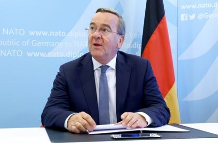 ドイツのピストリウス国防相は１５日、米国がウクライナに提供する５億ドル相当の武器援助パッケージにドイツが資金拠出すると表明した。同日撮影（２０２５年　ロイター/Yves Herman）