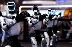 アングル：都市戦から敵陣潜入まで、中国軍が描く人型ロボットの戦場活用