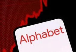 アルファベット一時4.5％高、ダウ採用で