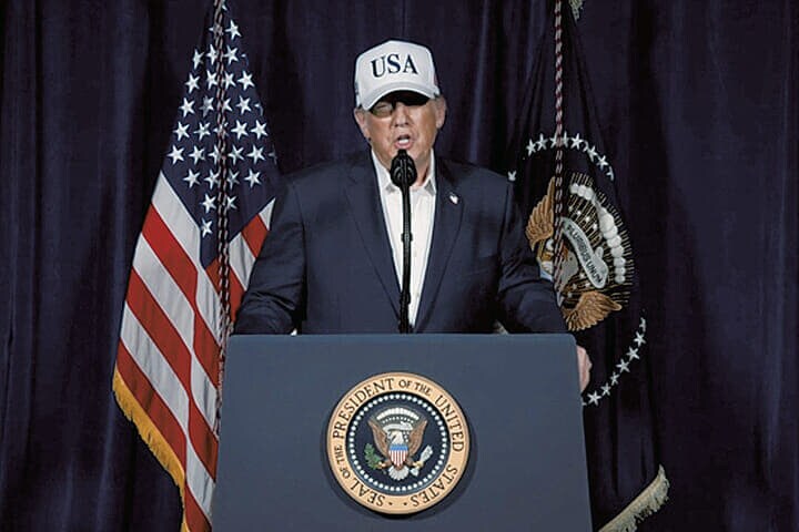 会見を行うトランプ大統領