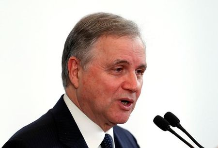 　５月３１日、ＥＣＢ理事会メンバーのビスコ・イタリア中銀総裁は、金融引き締めが不足すればインフレ期待の上昇を招くが、過度な引き締めも避ける必要があると主張、引き締めで適切なバランスを取るのは「難問」と言えると述べた。写真はローマで２０１７年１０月撮影（２０２３年　ロイター／Remo Casilli）