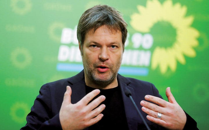 ドイツ緑の党のハベック共同党首は人気政治家の仲間入りを果たした　HANNIBAL HANSCHKEーREUTERS