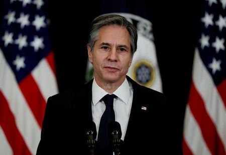 ブリンケン米国務長官は１８日、英国、ドイツ、フランスの欧州３カ国に対し、２０１５年の核合意への復帰に向けイランと協議する用意があるという米国の考えを伝えた。４日撮影（２０２１年　ロイター/TOM BRENNER）