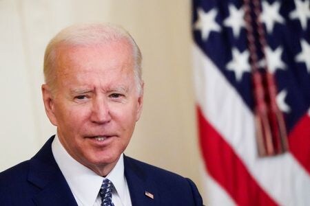 　バイデン米大統領（写真）は今月の中東訪問で、エネルギー生産などについて協議する。国家安全保障会議（ＮＳＣ）のカービー戦略広報担当調整官が１４日明らかにした。ワシントンで６月１３日撮影（２０２２年　ロイター／Elizabeth Frantz）