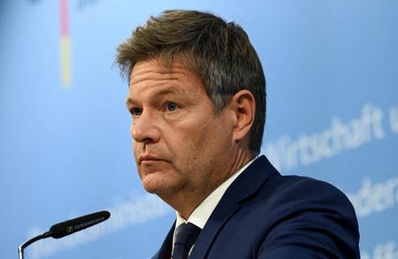 　ハベック独経済相は、欧州連合（ＥＵ）加盟国は域内全体で天然ガスを調達するため、今以上に連携を強化する必要があるとの認識を示した。写真はベルリンで４日撮影（２０２２年　ロイター／Annegret Hilse）