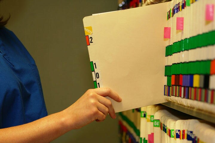 流出した大量の患者データが闇サイトで売買されることも多い　spxChrome/iStock.