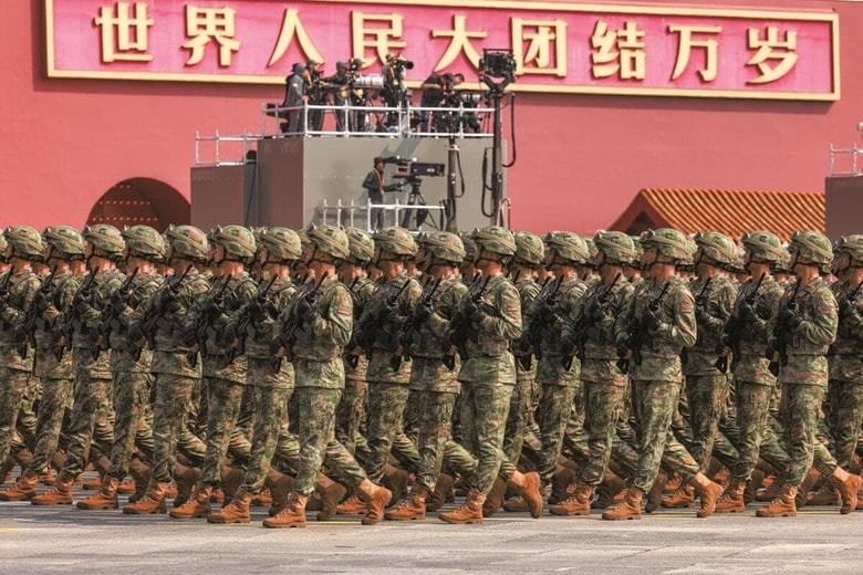 「抗日勝利80年」記念式典の軍事パレード（2025年9月3日、北京）　VCGーREUTERS