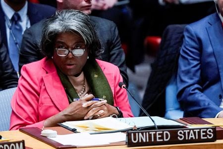 米国のトーマスグリーンフィールド国連大使は、国連の安全保障理事会に対し、北朝鮮による大陸間弾道ミサイル（ＩＣＢＭ）発射実験実施の責任を問う議長声明を採択するよう呼びかけた。１０月５日、ニューヨークの国連本部で撮影（２０２２年　ロイター/Eduardo Munoz/File Photo）
