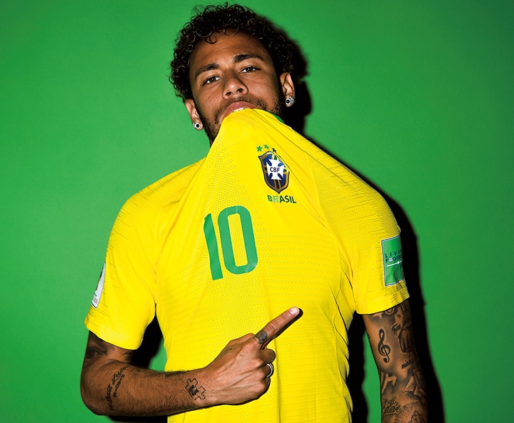 ファウル欲しさから大げさに痛がることで知られるネイマール　DAVID RAMOS-FIFA/GETTY IMAGES