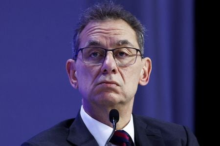 　米製薬大手ファイザーのアルバート・ブーラ最高経営責任者（ＣＥＯ）は１２日、肥満症治療薬の消費者市場について、同社が１９９８年に勃起不全薬「バイアグラ」を発売した際の急成長市場に匹敵する規模になるとの見方を示した。写真は昨年１月、ダボス会議で撮影（２０２６年　ロイター/Yves Herman）