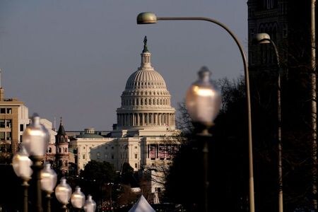 米民主党のペロシ下院議長は２８日、新型コロナウイルス対策法案について、来週中に議事運営を進める考えを示した。２０日撮影（２０２１年　ロイター/ERIN SCOTT）