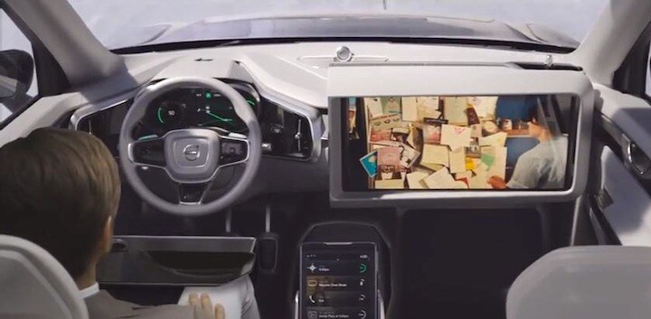 自動運転時に映像を楽しむ。　写真はボルボ・カーズが研究中のもの。