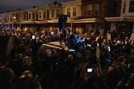 米フィラデルフィア市が夜間外出禁止令　黒人射殺事件の暴動収まらず