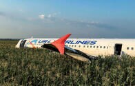 死者・重傷者なし、故障したロシア旅客機が「奇跡」の不時着
