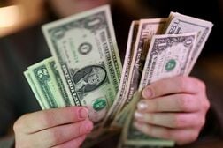 訂正--世界のヘッジファンド、上半期パフォーマンスが13年以来最高に