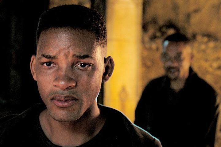 フルCGで制作された23歳のスミス（手前）と現在のスミス（右奥）が対決するが　©2019 PARAMOUNT PICTURES. ALL RIGHTS RESERVED.