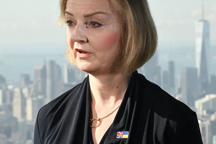 英国のトラス新政権の経済失政が株式市場に影響を及ぼしている...... REUTERS/Toby Melville/Pool