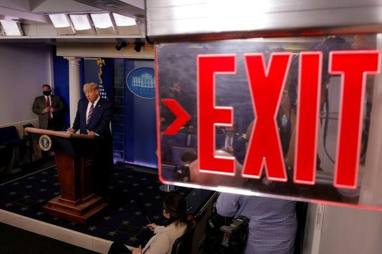 米大統領選でのジョー・バイデン氏の勝利が確実となった、共和党のトランプ大統領と側近らが明確に示したことが一つだけある。それは、トランプ氏は当面、敗北を認めないということだ。写真は５日、ホワイトハウスで撮影（２０２０年　ロイター/Carlos Barria）