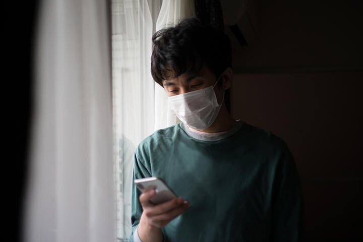 未婚化の上昇は、就職を通じた社会参加が困難だった「失われた20年」と重なる　Kayoko Hayashi-iStock