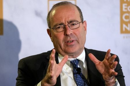米リッチモンド地区連銀のバーキン総裁（写真）は１７日、雇用市場は減速しつつあるものの、一部の部門では依然として人手不足で、全体としてはなお逼迫しているという認識を示した。２月撮影（２０２４年　ロイター/Brendan McDermid）